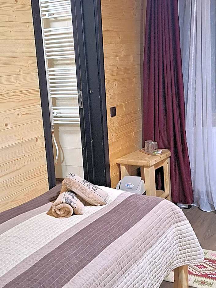 Photo 1 of 8 of 1 Double Bed or 2 Beds
