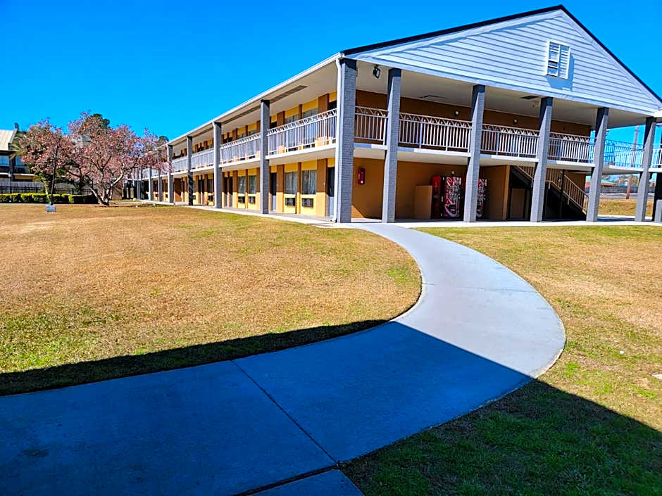 Executive Inn & Suites