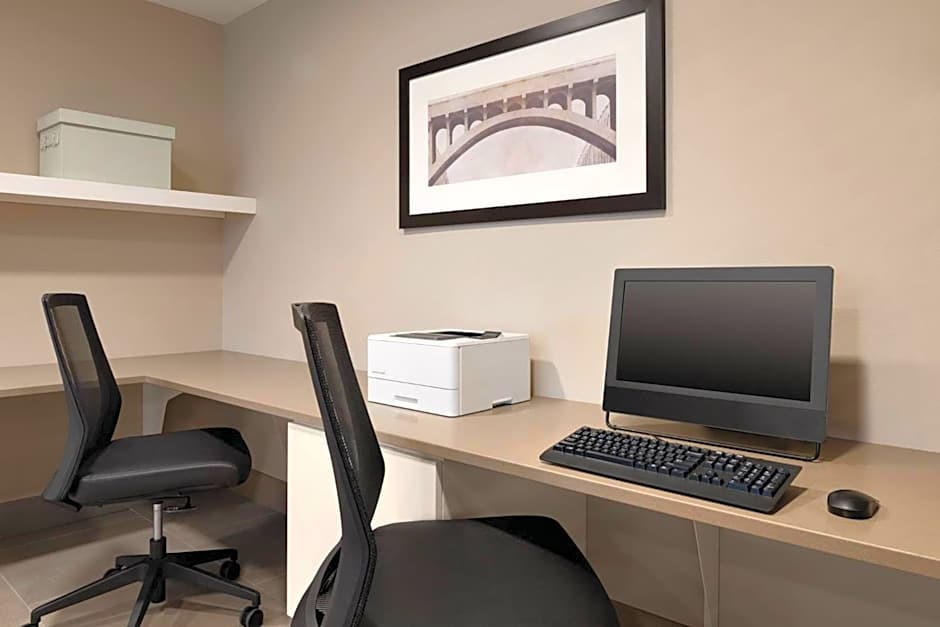 Country Inn & Suites by Radisson, Ft. Atkinson, WI