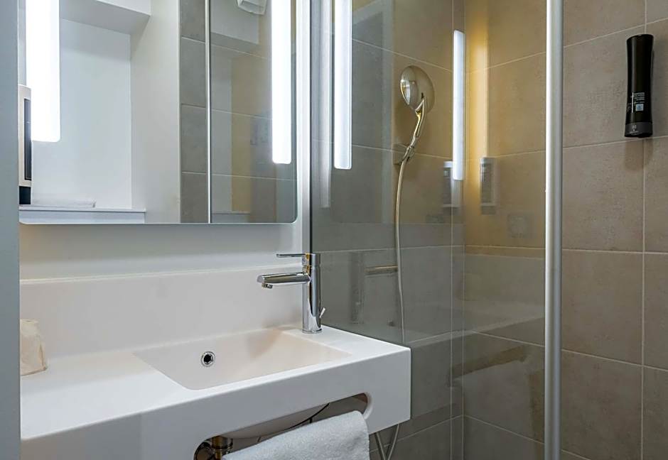 B&B HOTEL Cluses Sud