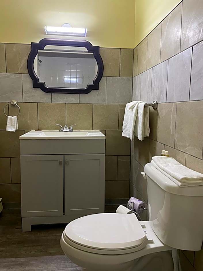 Scottish Inn Near the Falls and Casino