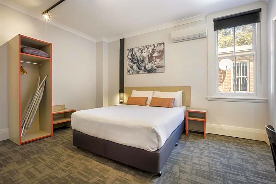 Nightcap at Regents Park Hotel