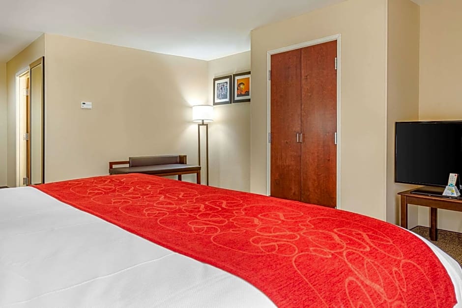 Comfort Suites Savannah Gateway I-95
