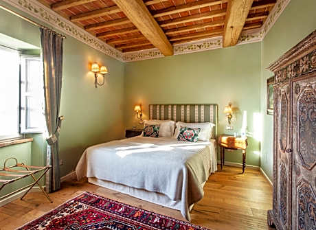 Deluxe Double Room with Shower