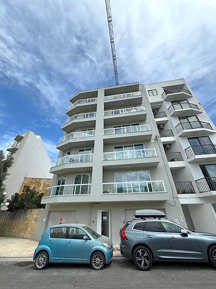 Msida Central Suites - EMMNIC Court