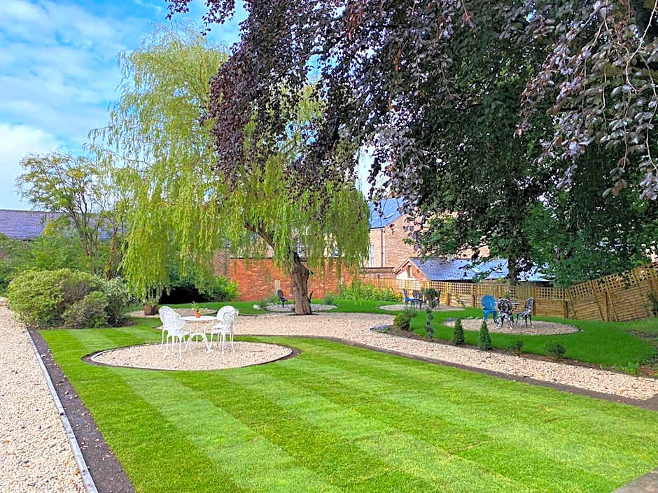 Railway House York by Chateau Anna