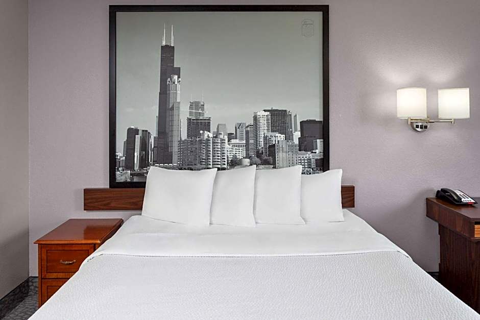 Super 8 by Wyndham Romeoville Bolingbrook