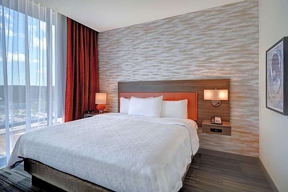 Home2 Suites by Hilton Kalamazoo Downtown, MI