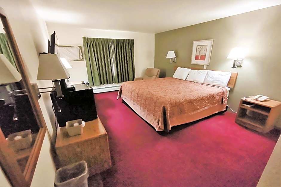 Love Hotels Staples by OYO at HWY 10 MN
