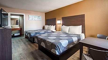 Queen Room with Two Queen Beds - Disability Access