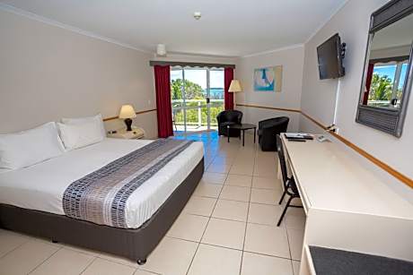 Standard Queen Room