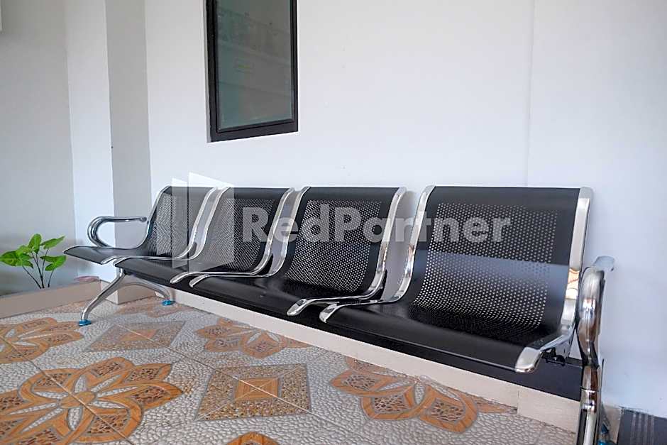 DR Living Syariah Solo Mitra RedDoorz