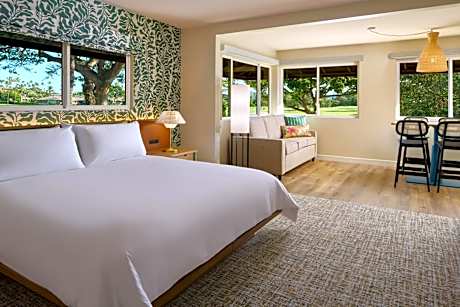 Royal Lahaina Resort & Bungalows