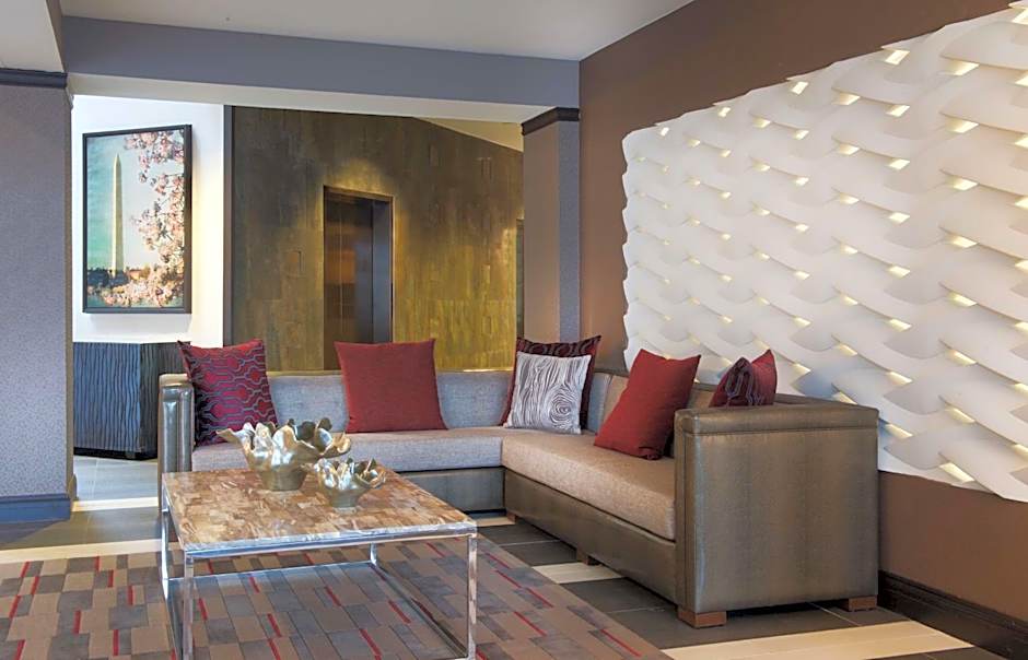 Embassy Suites by Hilton Dulles Airport