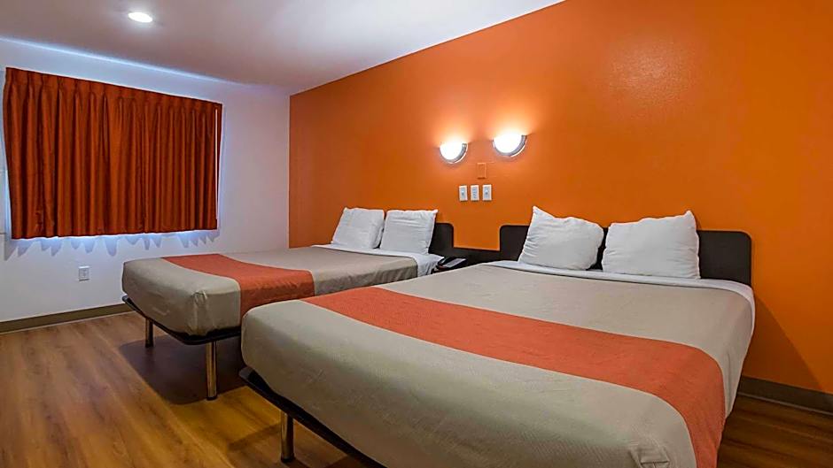 Motel 6-Marshalltown, IA