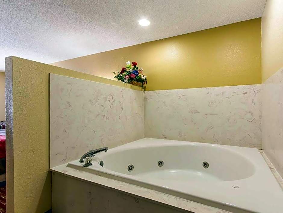 Quality Inn Andalusia