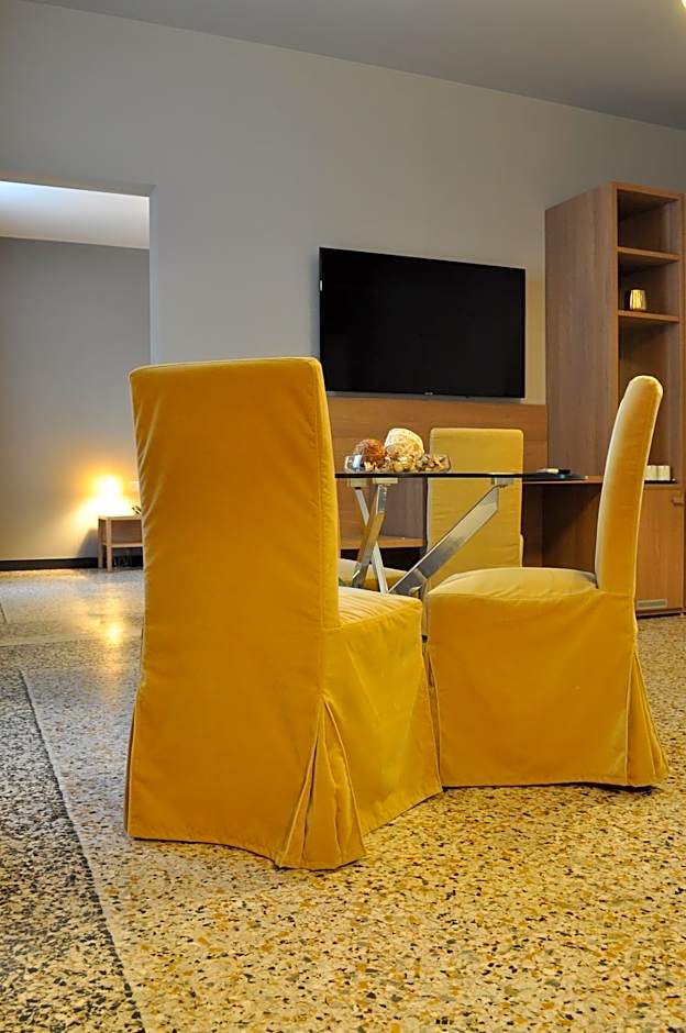 HNN Luxury Suites