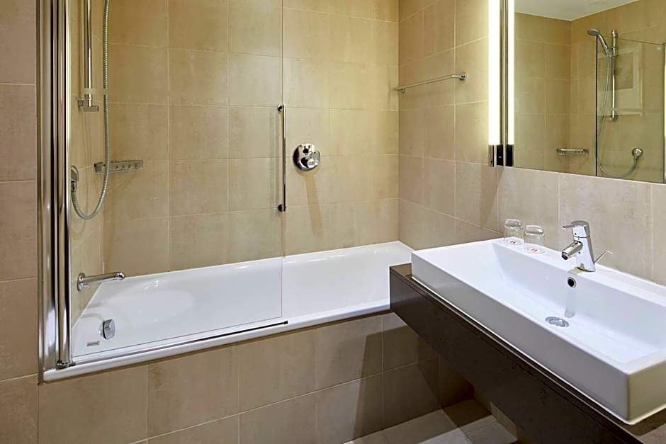 Lingfield Park Marriott Hotel & Country Club