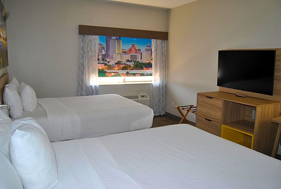 Days Inn & Suites by Wyndham San Antonio North/Stone Oak