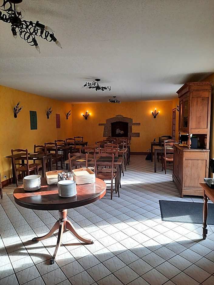 Logis Hôtel Le Relais De Beaucemaine