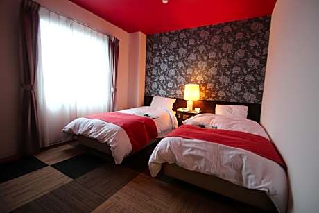 Standard Twin Room - Non-Smoking