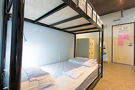 Bed in 6-Bed Mixed Dormitory Room