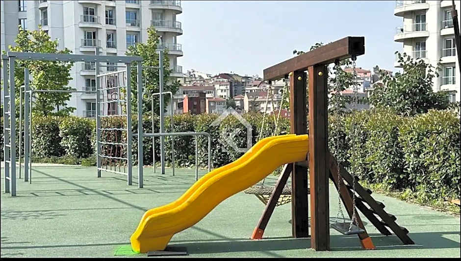 Luxury apt in the 40 plus floor