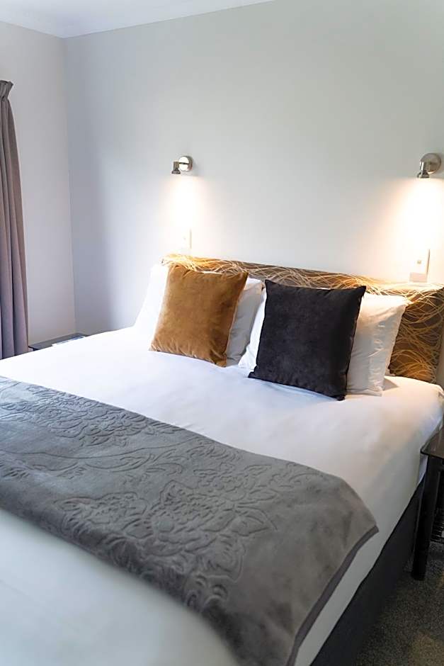 Pacific Coast Motor Lodge