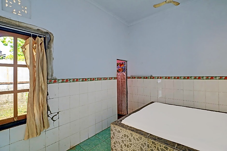 Hotel O Sekar Jagat Near Pantai Baluk Rening