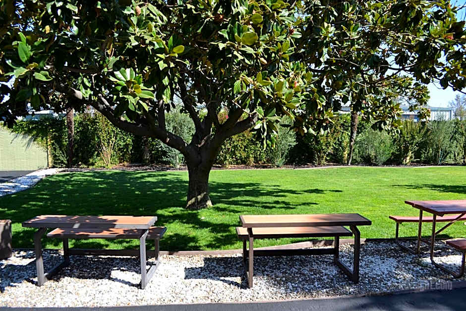 Days Inn & Suites by Wyndham Lodi