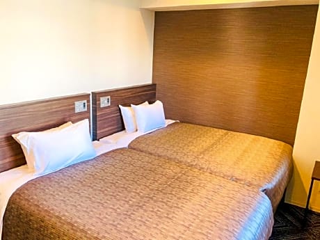 Twin Room - Non-Smoking