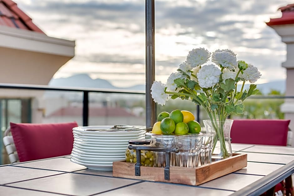The Royal Kelowna - Bellstar Hotels & Resorts