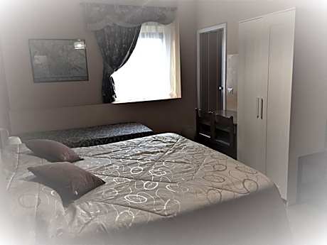 Triple Room with Private Bathroom