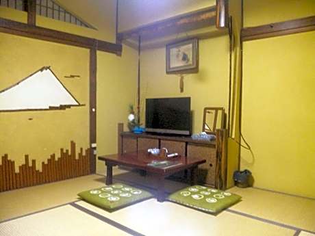 Japanese-Style Twin Room with Shared Bathroom - Non-Smoking