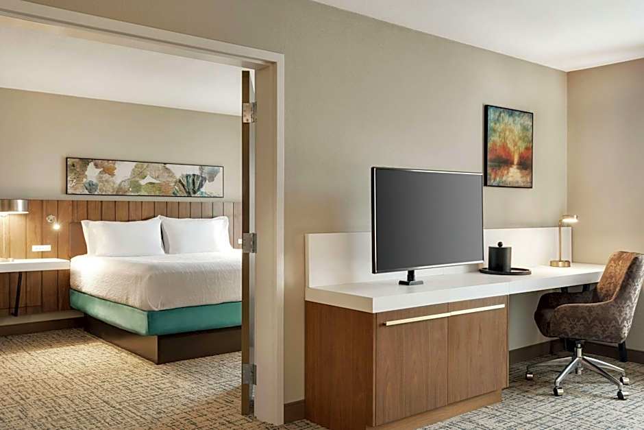 Hilton Garden Inn Dubuque Down