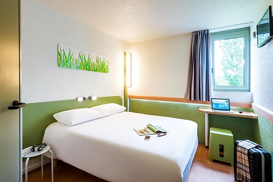 ibis Budget Courbevoie Paris La Defense