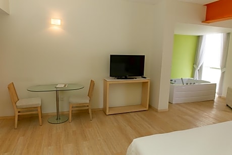 1 King Bed, Mobility/Hearing Accessible Suite, Roll-in Shower, Non-Smoking