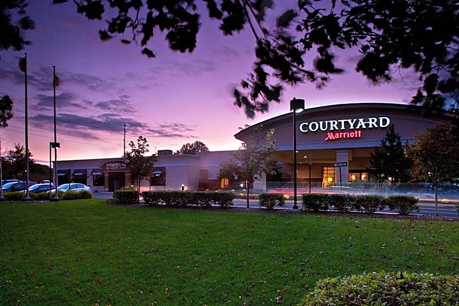 Courtyard by Marriott Montvale