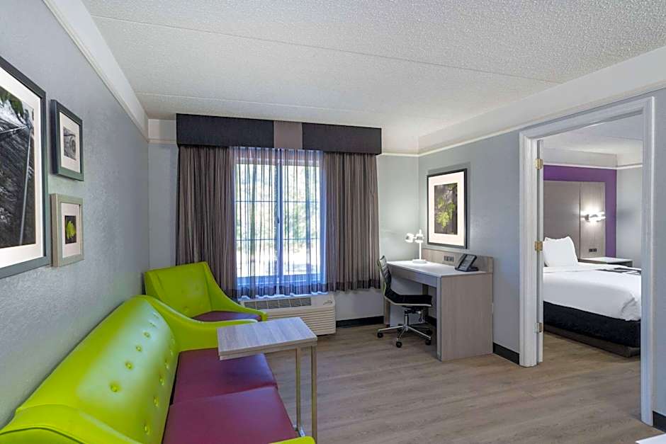 La Quinta Inn & Suites by Wyndham Birmingham Hoover