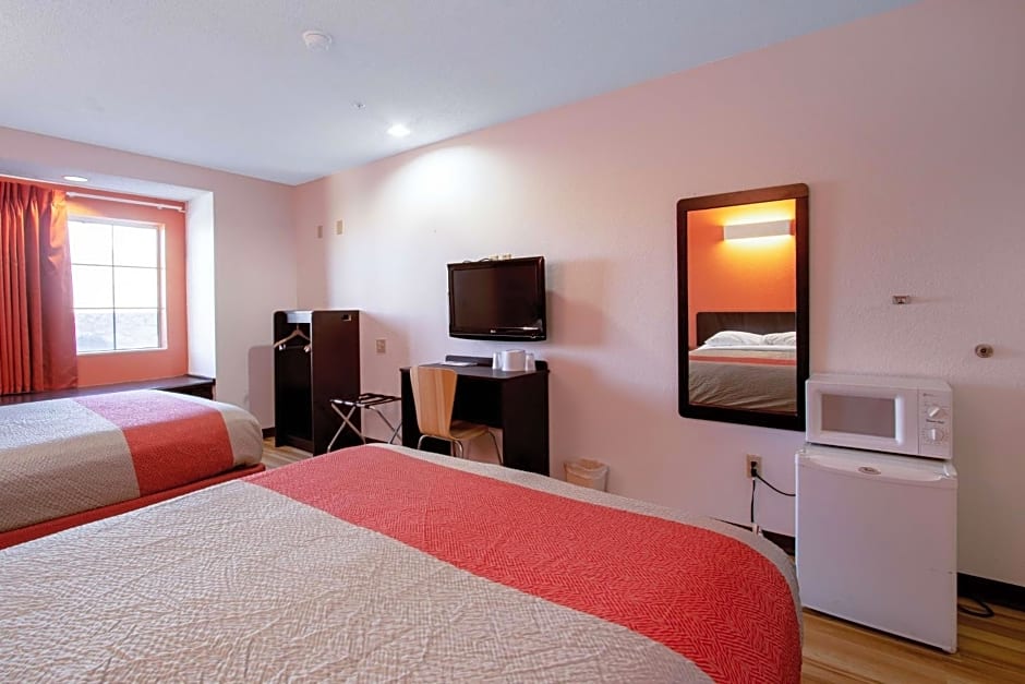 Motel 6-El Paso, TX - Southeast