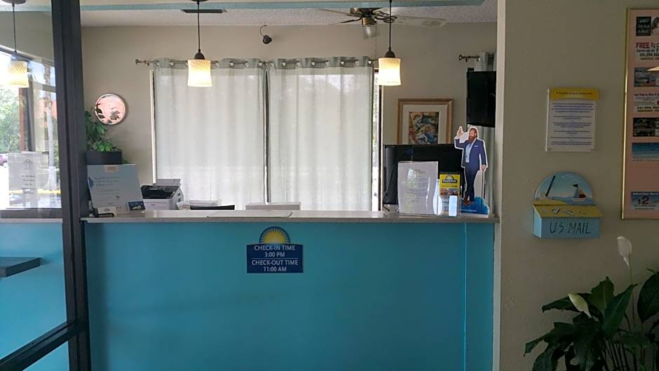 Days Inn by Wyndham Cocoa Cruiseport West At I-95/524