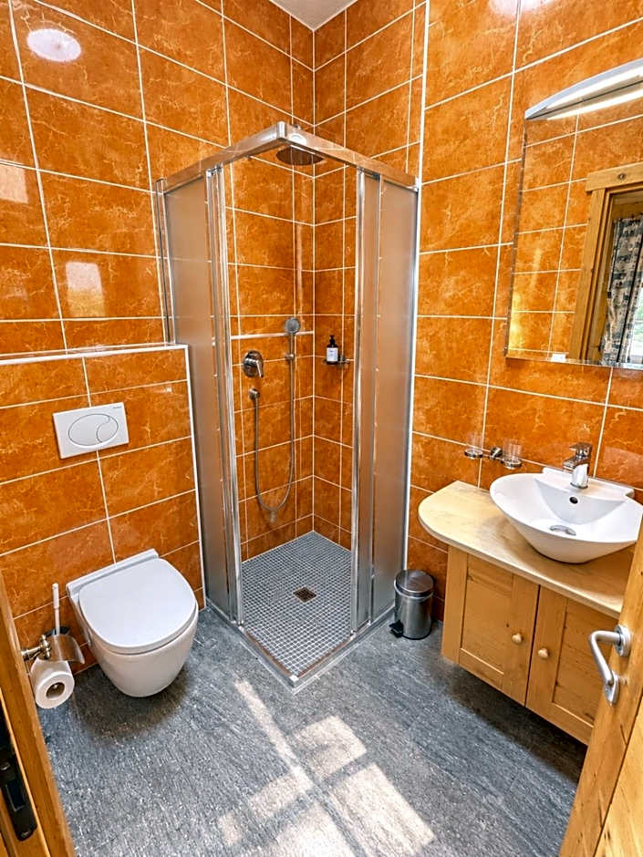 Hotel Between