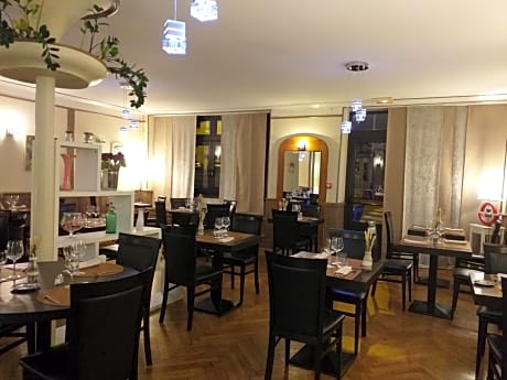 Hotel De La Poste Pontgibaud