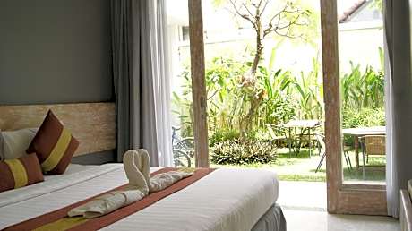 Sugiras Living Guest House