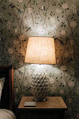 Deluxe Suite with Spa Bath