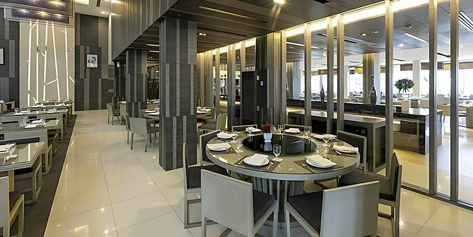 Classic Kameo Hotel & Services Apartment