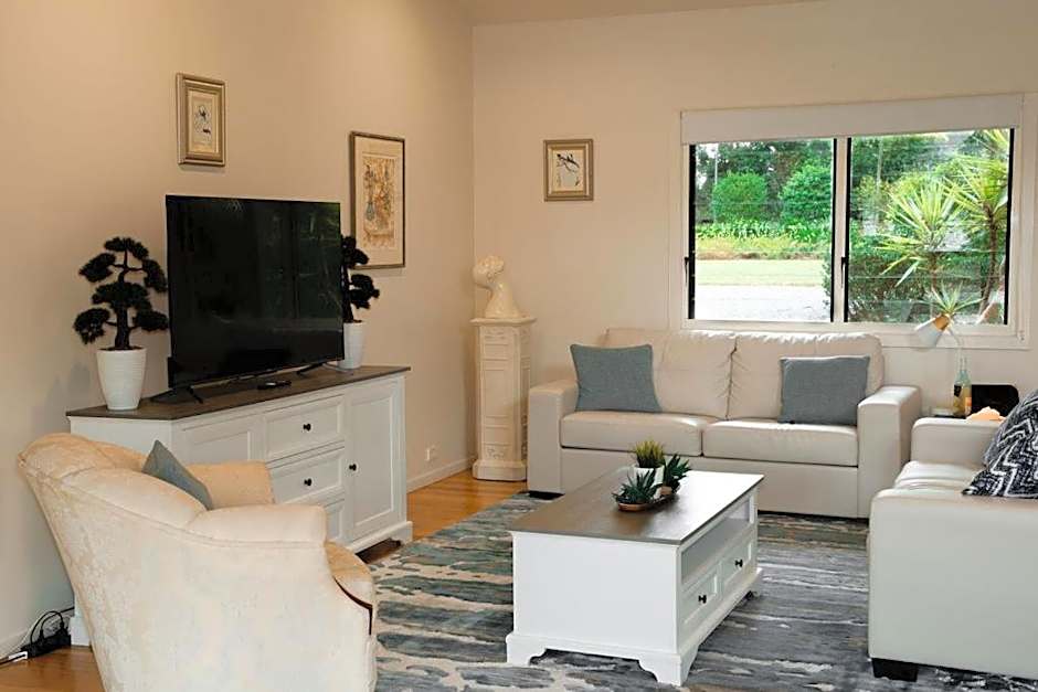 Lake Russell Lakeside Retreat