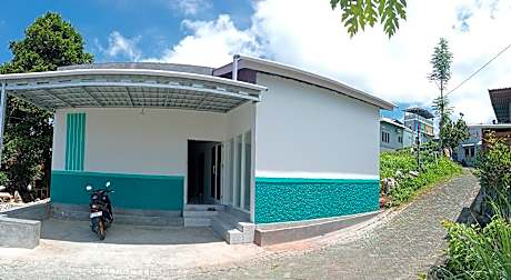 First Point Homestay Toboleu 