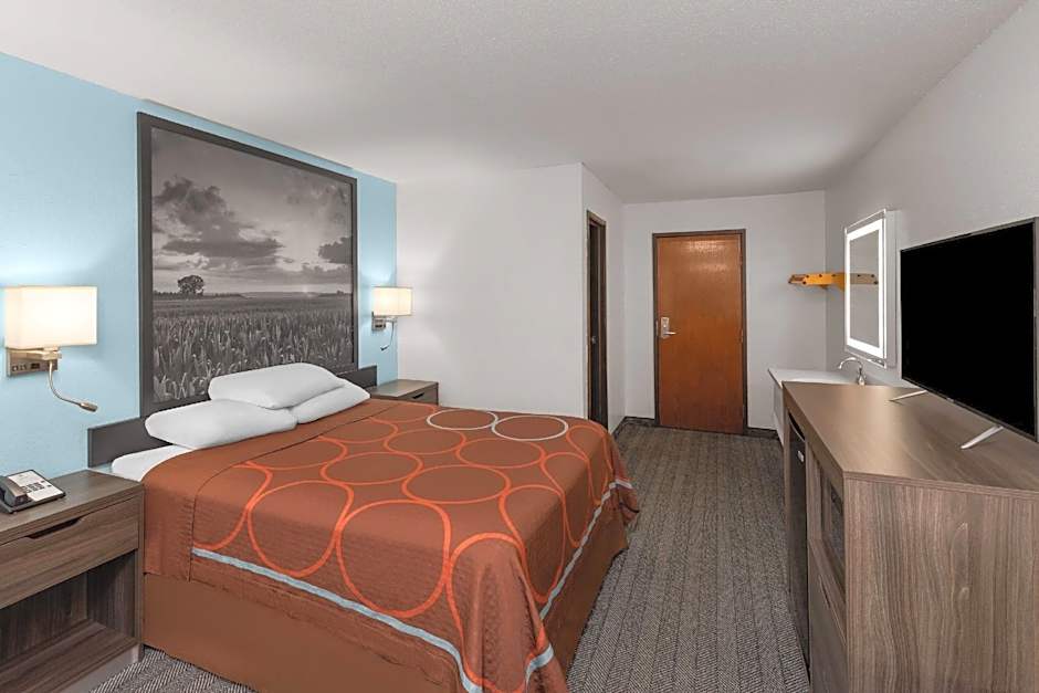 Super 8 by Wyndham Rock Port MO