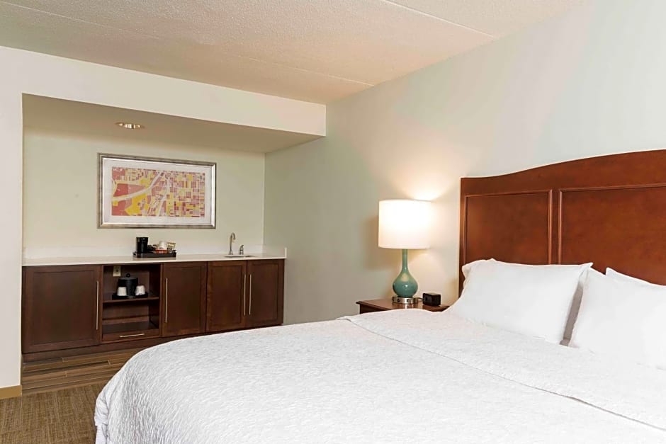 Hampton Inn By Hilton Grand Rapids-North